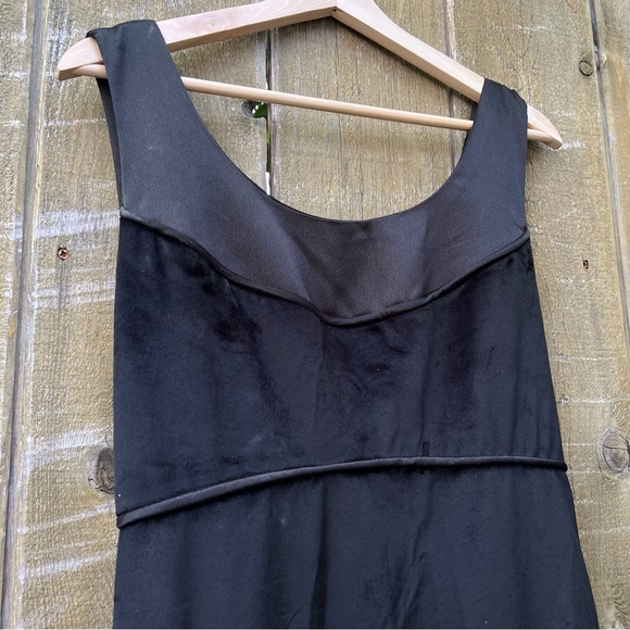 Vintage Black Velvet and Satin Regency Maxi Dress 🌿 - Picture 3 of 9